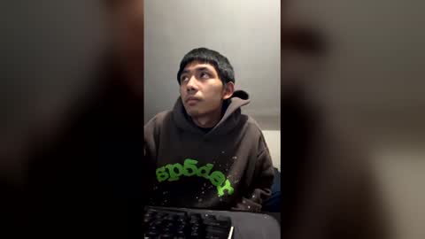 Snapshot of mizukix300 chatting on 03/18/26, 05:21 mizukix300 online show from 03/18/26, 05:21