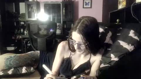 Snapshot of mizzbonez chatting on 02/05/26, 03:22 Mizz Bonez online show from 02/05/26, 03:22