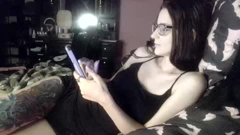 Snapshot of mizzbonez chatting on 02/14/26, 01:57 Mizz Bonez online show from 02/14/26, 01:57