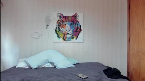 Snapshot of mizzkittay chatting on 12/10/24, 01:22 MizzKittay online show from 12/10/24, 01:22