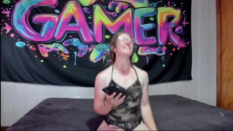 Snapshot of mizzkittay chatting on 01/15/25, 04:57 MizzKittay online show from 01/15/25, 04:57