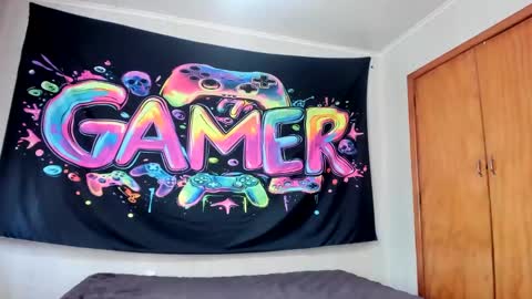 Snapshot of mizzkittay chatting on 01/22/25, 04:23 MizzKittay online show from 01/22/25, 04:23