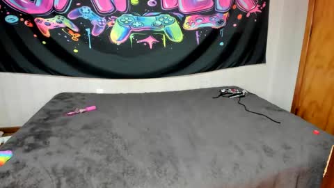 Snapshot of mizzkittay chatting on 01/22/25, 10:29 MizzKittay online show from 01/22/25, 10:29