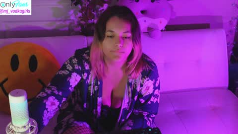 Snapshot of mj_vodkagirls chatting on 12/20/24, 05:29 Hera Tethra Bathtub stream 20k followers Ask about our custom videos3 online show from 12/20/24, 05:29