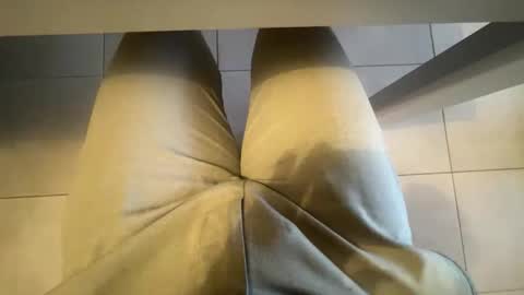 Snapshot of mmaestro42 chatting on 11/20/25, 04:07 mmaestro42 online show from 11/20/25, 04:07