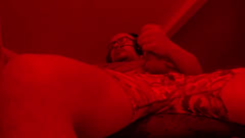 Snapshot of mmbaby86 chatting on 12/14/25, 05:51 blazze online show from 12/14/25, 05:51