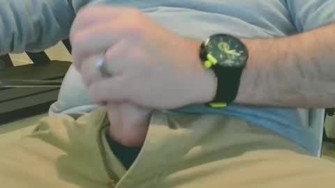 Snapshot of mmfan333 chatting on 10/09/25, 12:47 mmfan333 online show from 10/09/25, 12:47