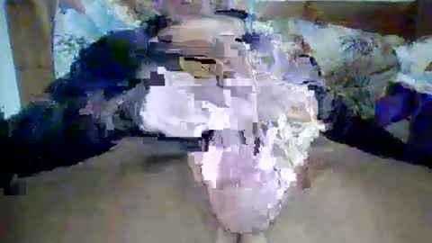 Snapshot of mmiltos chatting on 11/19/25, 07:19 mmiltos online show from 11/19/25, 07:19