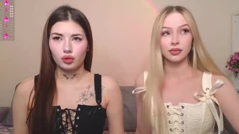 Snapshot of mmkakpoxyi22 chatting on 12/16/24, 08:20 alice and ray online show from 12/16/24, 08:20