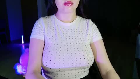 Snapshot of mmm_sweety_kitty chatting on 11/21/25, 06:06 mmm_sweety_kitty online show from 11/21/25, 06:06