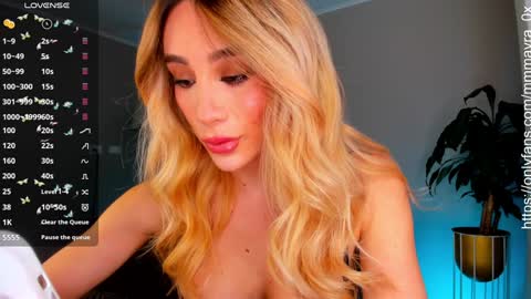 Snapshot of mmmayra_0x chatting on 01/05/25, 06:35 MAYRA   online show from 01/05/25, 06:35