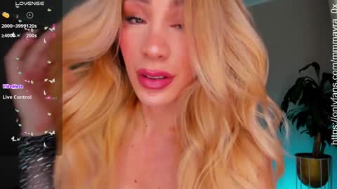 Snapshot of mmmayra_0x chatting on 01/07/25, 12:03 MAYRA   online show from 01/07/25, 12:03