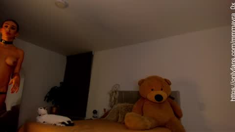 Snapshot of mmmayra_0x chatting on 02/11/25, 01:41 MAYRA   online show from 02/11/25, 01:41