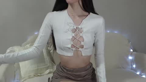 Snapshot of mmmeoww chatting on 01/20/25, 05:26 Ariela online show from 01/20/25, 05:26