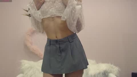 Snapshot of mmmeoww chatting on 09/09/25, 05:12 Ariela online show from 09/09/25, 05:12