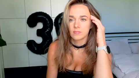 mmminnie online show from 09/12/25, 12:49