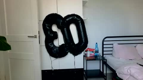 mmminnie online show from 09/13/25, 12:49