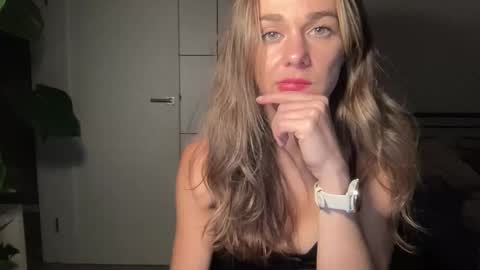 mmminnie online show from 10/01/25, 05:19