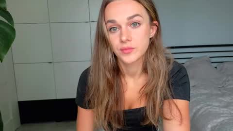 mmminnie online show from 10/24/25, 12:34