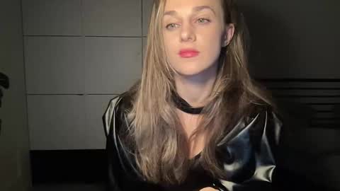 mmminnie online show from 10/26/25, 05:19