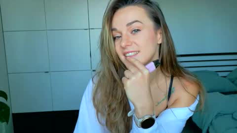 mmminnie online show from 11/27/25, 11:56