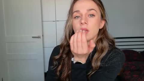 mmminnie online show from 01/13/26, 11:48