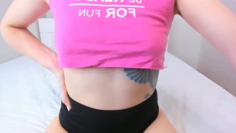 Snapshot of mmmmmargo chatting on 02/10/25, 01:55 Margo online show from 02/10/25, 01:55