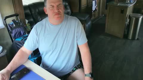 mmmthatsfunnn online show from 10/30/25, 10:32