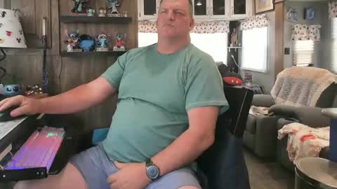 Snapshot of mmmthatsfunnn chatting on 04/09/26, 05:51 mmmthatsfunnn online show from 04/09/26, 05:51