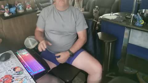 Snapshot of mmmthatsfunnn chatting on 04/14/26, 10:38 mmmthatsfunnn online show from 04/14/26, 10:38