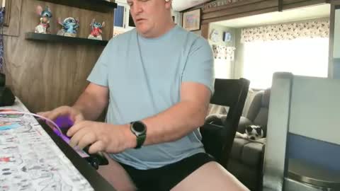 Snapshot of mmmthatsfunnn chatting on 05/07/26, 10:15 mmmthatsfunnn online show from 05/07/26, 10:15