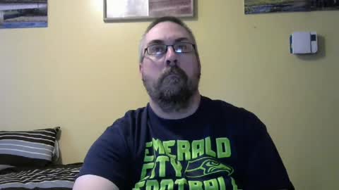 Snapshot of mmr4545 chatting on 07/19/26, 12:58 mark online show from 07/19/26, 12:58