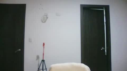 Snapshot of mmsexymm84 chatting on 02/06/25, 11:48 mmsexymm84 online show from 02/06/25, 11:48