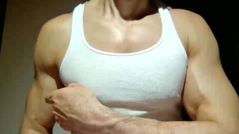 Snapshot of mmuscularman chatting on 02/21/26, 07:20 mmuscularman online show from 02/21/26, 07:20