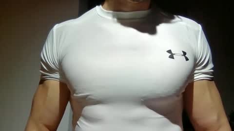 Snapshot of mmuscularman chatting on 03/17/26, 07:23 mmuscularman online show from 03/17/26, 07:23