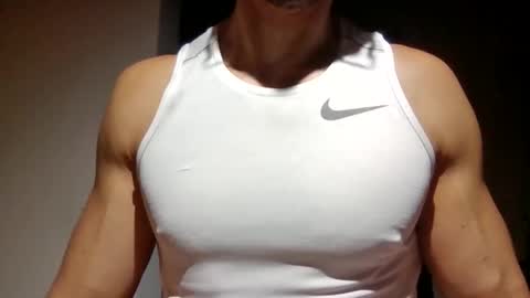 Snapshot of mmuscularman chatting on 03/20/26, 07:57 mmuscularman online show from 03/20/26, 07:57