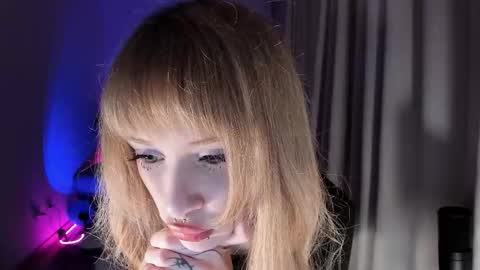 Snapshot of mnepohhh chatting on 03/08/26, 01:58 mnepohhh online show from 03/08/26, 01:58