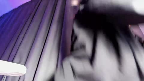 Snapshot of mnepohhh chatting on 04/18/26, 12:14 mnepohhh online show from 04/18/26, 12:14