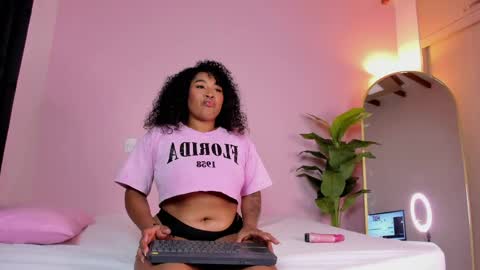 moan_hot online show from 05/04/26, 12:45