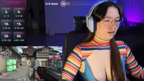 Snapshot of moaning___lisa chatting on 09/27/25, 09:14 to support follow the fanclub online show from 09/27/25, 09:14