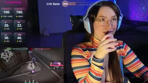 Snapshot of moaning___lisa chatting on 10/11/25, 09:08 to support follow the fanclub online show from 10/11/25, 09:08