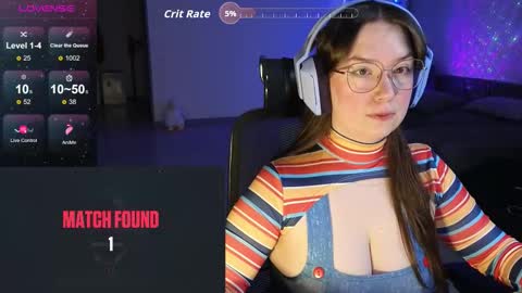 Snapshot of moaning___lisa chatting on 10/23/25, 08:35 to support follow the fanclub online show from 10/23/25, 08:35