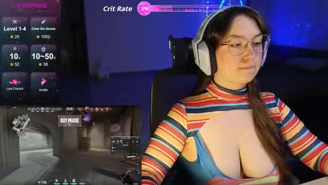 Snapshot of moaning___lisa chatting on 12/04/25, 09:12 to support follow the fanclub online show from 12/04/25, 09:12