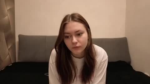 Snapshot of moanista chatting on 04/21/26, 02:01 Alyaska online show from 04/21/26, 02:01