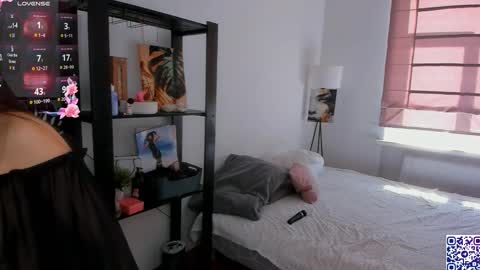 Snapshot of moanshade chatting on 09/14/25, 07:40 CandyStacy online show from 09/14/25, 07:40