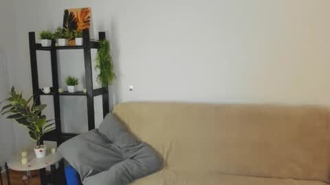 Snapshot of moanshade chatting on 11/09/25, 02:15 CandyStacy online show from 11/09/25, 02:15