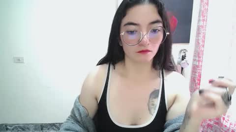 Snapshot of mocca_117 chatting on 04/15/26, 01:51 Sam online show from 04/15/26, 01:51