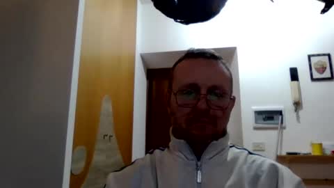 Snapshot of modesto1969 chatting on 12/17/25, 09:21 modesto1969 online show from 12/17/25, 09:21