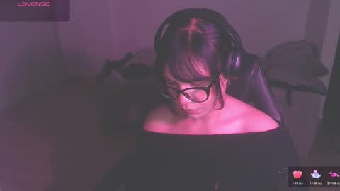 Snapshot of modjo_ chatting on 11/22/25, 03:49 Modjo online show from 11/22/25, 03:49