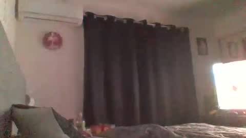 Snapshot of mogilla29 chatting on 11/14/25, 03:22 Mogilla29 online show from 11/14/25, 03:22